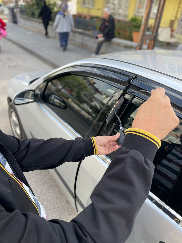 Eşrefpaşa Oto Kilitçisi